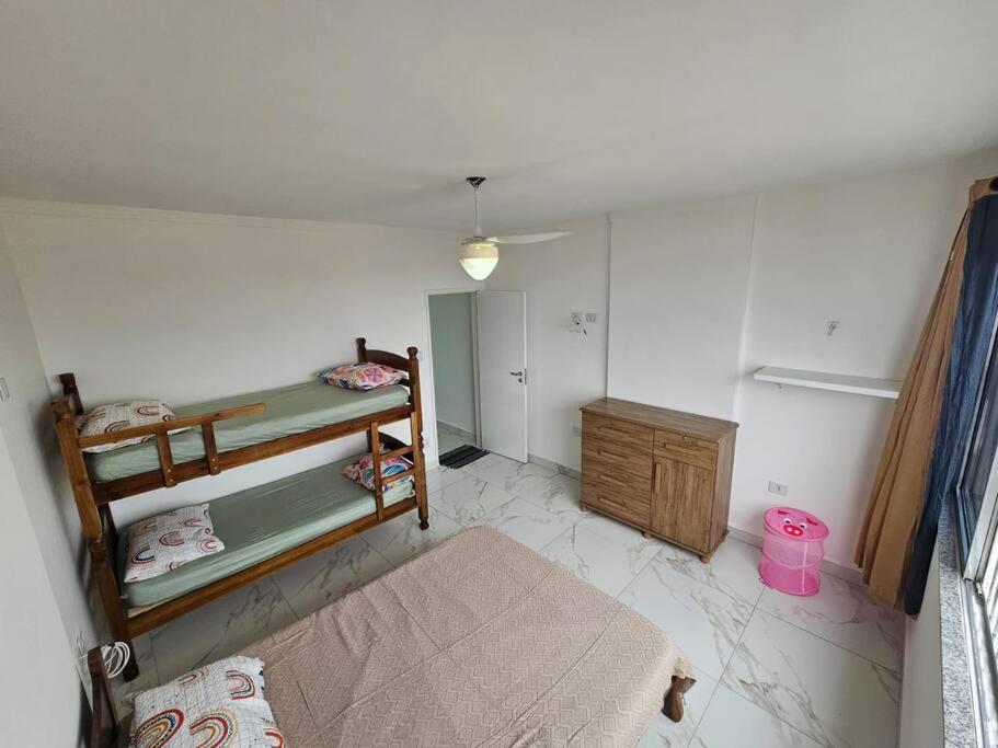 Em Apartment *