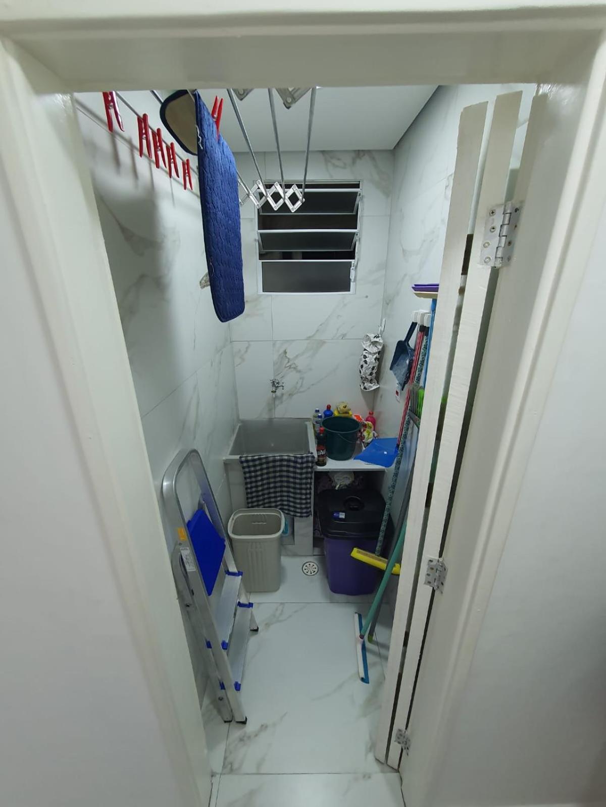 Apartment Em